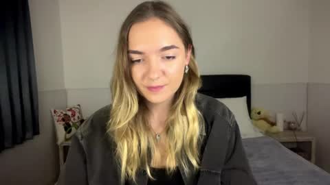 Roxy online show from July 15, 3:28 pm
