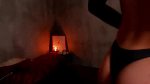 Snapshot of roxyy_x chatting on June 7, 3:43 am val online show from June 7, 3:43 am