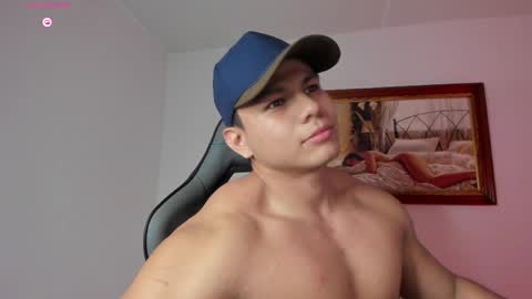 Snapshot of roy__constance chatting on April 4, 4:00 am Roy Constance online show from April 4, 4:00 am