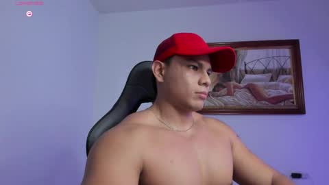 Snapshot of roy__constance chatting on April 23, 3:41 am Roy Constance online show from April 23, 3:41 am