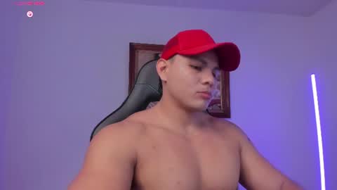 Snapshot of roy__constance chatting on June 22, 4:20 am Roy Constance online show from June 22, 4:20 am