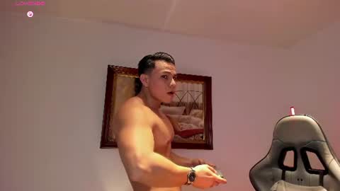 Snapshot of roy__constance chatting on July 15, 4:07 am Roy Constance online show from July 15, 4:07 am