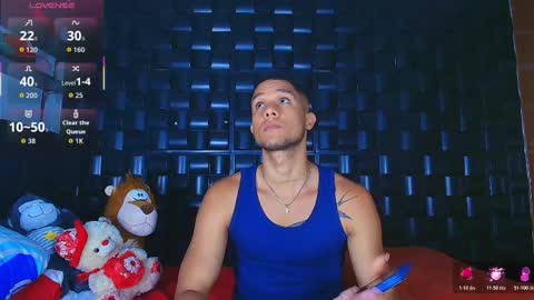 Snapshot of roy_barney chatting on February 12, 9:21 pm ANTONIO online show from February 12, 9:21 pm