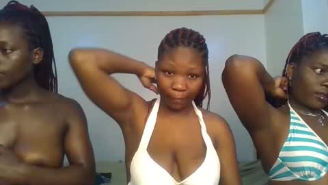 Snapshot of royal_goddes chatting on October 11, 9:30 am goddes online show from October 11, 9:30 am