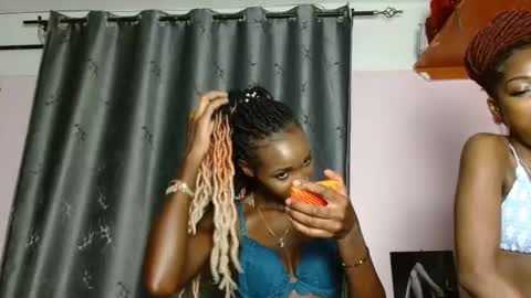 Snapshot of royalnyra chatting on March 29, 8:14 am Softluxe online show from March 29, 8:14 am