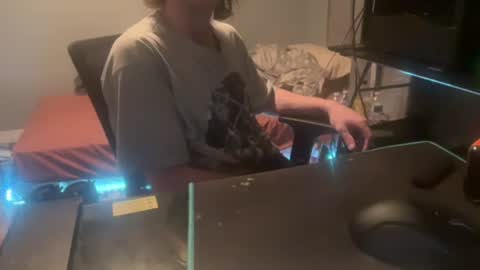 Royalty13m online show from October 7, 8:33 am