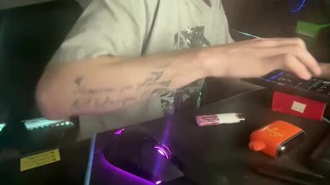 Royalty13m online show from October 7, 8:39 pm