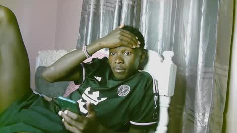 Snapshot of royalty254 chatting on March 10, 7:13 am royalty254 online show from March 10, 7:13 am