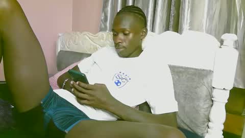 Snapshot of royalty254 chatting on March 28, 7:13 pm royalty254 online show from March 28, 7:13 pm