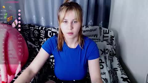 Snapshot of royangela chatting on September 13, 1:00 pm angela online show from September 13, 1:00 pm