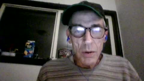 Snapshot of royboy2561 chatting on June 2, 6:48 am Roy Murrin online show from June 2, 6:48 am