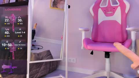 AnikaIm so hot that Ive already burned myself do you want me to set you on fire too  online show from December 8, 6:01 am