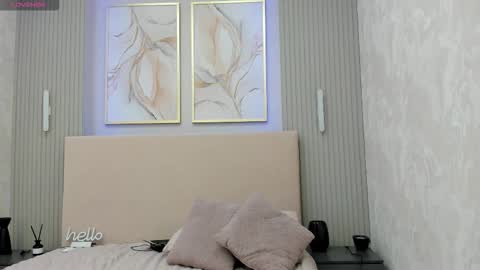 AnikaIm so hot that Ive already burned myself do you want me to set you on fire too  online show from October 22, 5:30 am