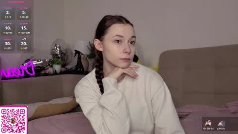 Snapshot of roygeers chatting on February 21, 8:21 pm Alice online show from February 21, 8:21 pm