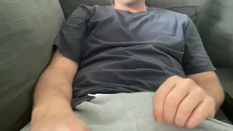 roythegil online show from September 26, 4:33 pm