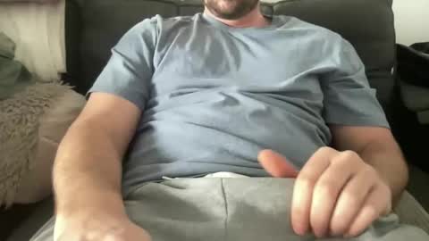 roythegil online show from November 28, 5:15 pm