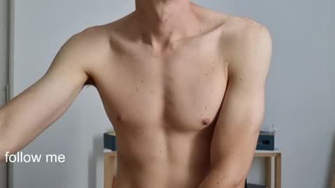 Snapshot of royyourtoy chatting on March 2, 3:30 pm Roy online show from March 2, 3:30 pm