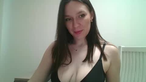 Snapshot of roza05x chatting on March 5, 8:54 am Roza05x online show from March 5, 8:54 am