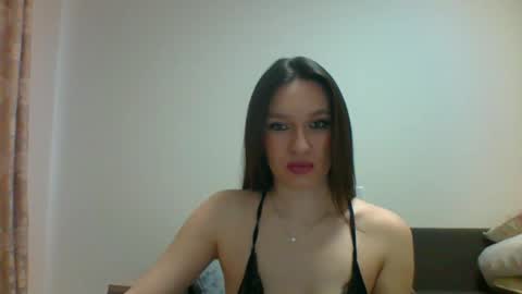 Snapshot of roza05x chatting on March 27, 9:32 am Roza05x online show from March 27, 9:32 am