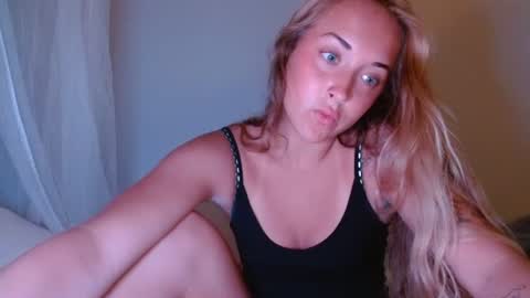 Snapshot of rozzygrace2 chatting on July 7, 3:09 am rozzygrace2 online show from July 7, 3:09 am