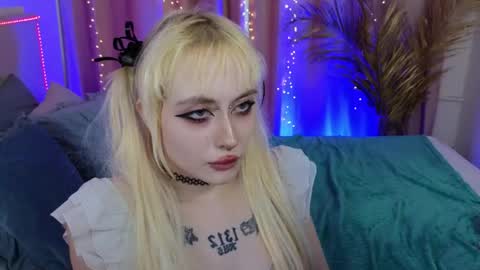 Rraffaellka online show from May 27, 1:57 am