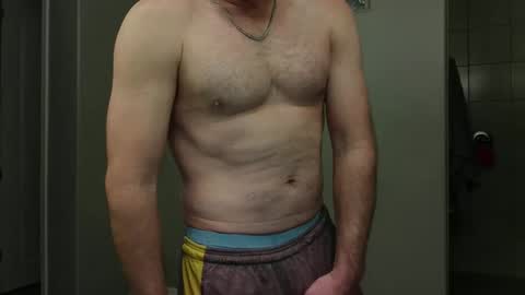 Snapshot of rshaw2891 chatting on February 18, 2:51 am rshaw2891 online show from February 18, 2:51 am