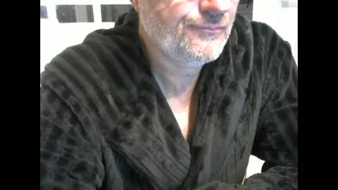 Snapshot of rsindie2 chatting on December 4, 11:46 pm rsindie2 online show from December 4, 11:46 pm