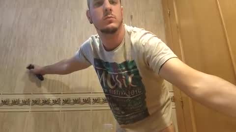 Snapshot of rubenadell chatting on October 16, 1:01 pm Dechill22 online show from October 16, 1:01 pm