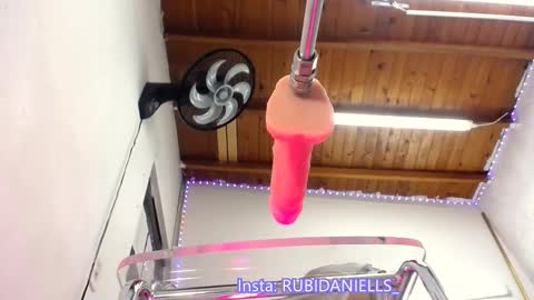 Snapshot of rubidaniells_ chatting on October 16, 11:44 am Daniells online show from October 16, 11:44 am