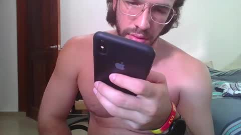 Snapshot of rubio121 chatting on December 18, 5:10 pm rubio121 online show from December 18, 5:10 pm