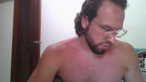 Snapshot of rubio121 chatting on October 1, 4:24 pm rubio121 online show from October 1, 4:24 pm