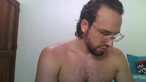 Snapshot of rubio121 chatting on October 20, 1:44 pm rubio121 online show from October 20, 1:44 pm