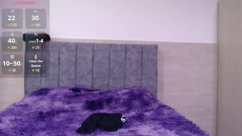 Snapshot of ruby__redd chatting on December 21, 7:43 pm Ruby and Vanie online show from December 21, 7:43 pm