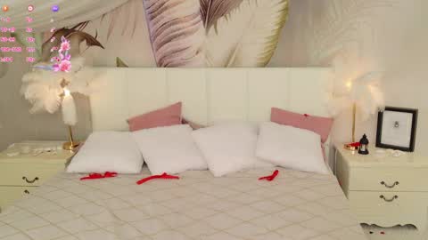Snapshot of ruby_leeee chatting on April 4, 8:17 pm Luuna online show from April 4, 8:17 pm