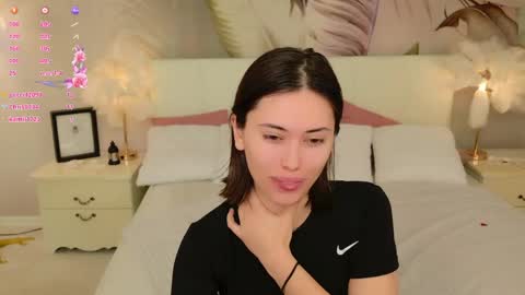 Snapshot of ruby_leeee chatting on April 9, 2:11 pm Luuna online show from April 9, 2:11 pm