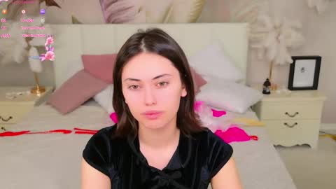 Snapshot of ruby_leeee chatting on May 1, 9:08 pm Luuna online show from May 1, 9:08 pm