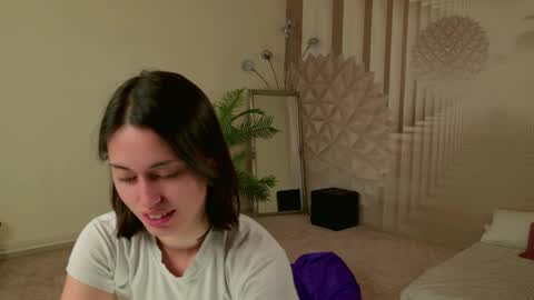 Snapshot of ruby_leeee chatting on May 3, 8:37 pm Luuna online show from May 3, 8:37 pm