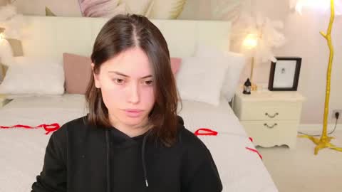Snapshot of ruby_leeee chatting on May 8, 9:09 pm Luuna online show from May 8, 9:09 pm