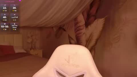 Snapshot of ruby_leeee chatting on August 1, 7:35 pm Luuna online show from August 1, 7:35 pm