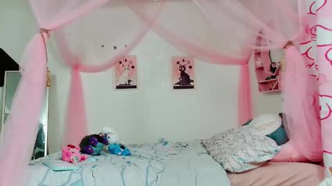 Snapshot of ruby_wren chatting on September 29, 1:55 am Ruby Wren online show from September 29, 1:55 am