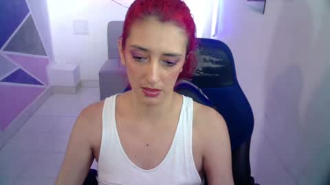 ruby_your_milf online show from January 7, 8:21 pm