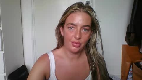 rubyredxxxoxxx online show from September 20, 10:38 am