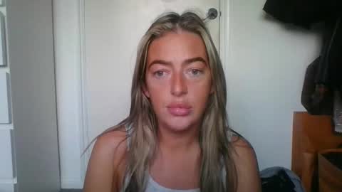 rubyredxxxoxxx online show from September 28, 6:41 am