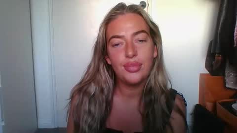 rubyredxxxoxxx online show from October 4, 6:33 am