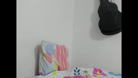 Snapshot of rubysexybell chatting on January 6, 4:27 am rubysexybell online show from January 6, 4:27 am