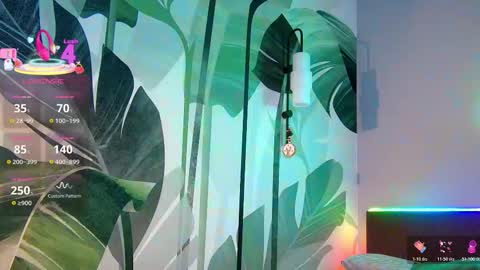 Snapshot of rubyvalen chatting on March 21, 1:21 am Ruby online show from March 21, 1:21 am