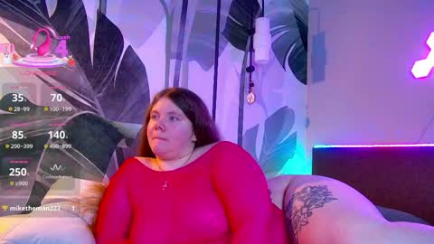 Snapshot of rubyvalen chatting on April 8, 1:27 am Ruby online show from April 8, 1:27 am