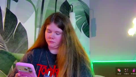Snapshot of rubyvalen chatting on April 25, 1:19 am Ruby online show from April 25, 1:19 am