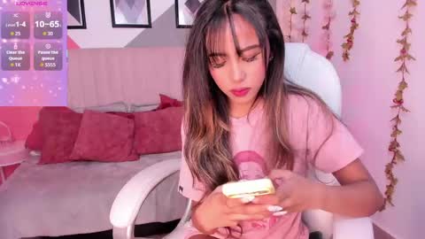 Snapshot of rue_zue chatting on June 7, 12:31 pm rue_zue online show from June 7, 12:31 pm