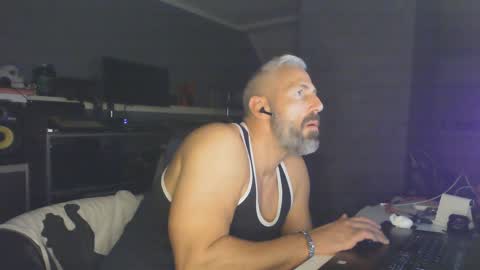 Chico que rico Caliente online show from January 6, 3:20 am